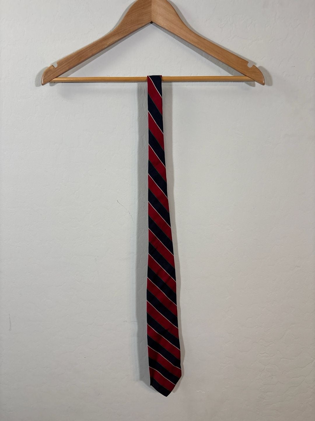 Vintage Bert Pulitzer Red And Navy Blue Diagonal Stripe Silk Necktie